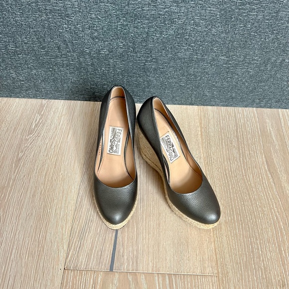 Salvatore Ferragamo Gunmetal colored Wedges in size 6 - Picture 11 of 11